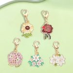 Custom Flower Enamel Keychain - Gold Plated Zinc Alloy Floral Charms for Personalized Accessories